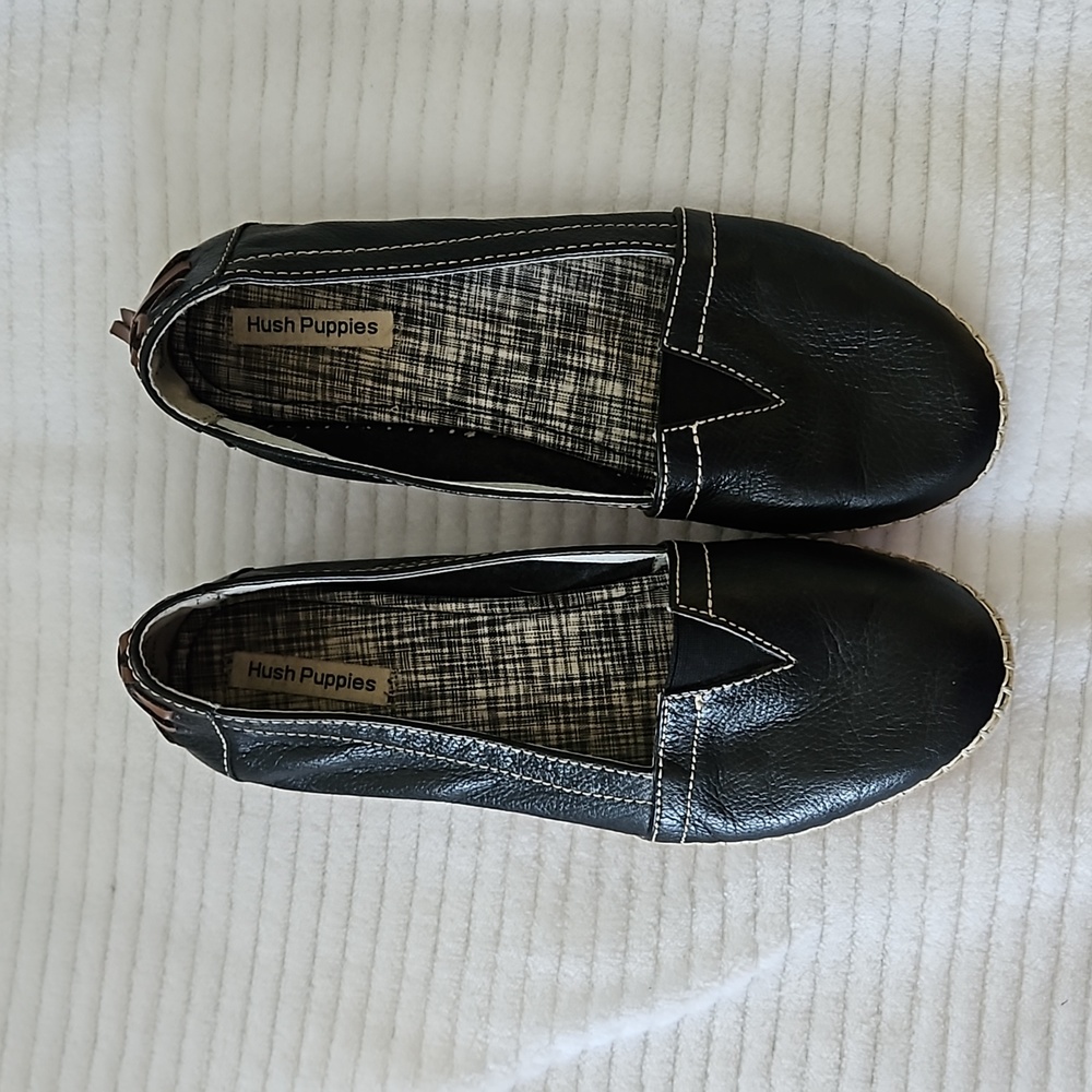 Women's Hush Puppies flats size 10M